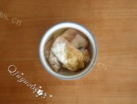 美味木耳番茄鱼片汤做法图解2)