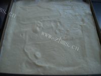 自制芒果蛋糕卷做法图解5)