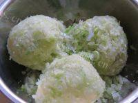 绝味的白菜猪肉水饺做法图解3)