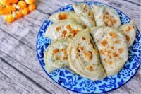 美味的韭菜盒子做法图解9)