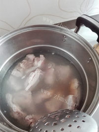 好喝的冬瓜排骨薏米汤做法图解3)