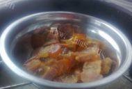 特色荷兰豆炒腊肉做法图解1)
