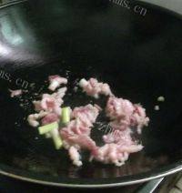 健康的菜花炒肉片做法图解4)
