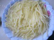 家常菜韭菜炒土豆丝做法图解2)