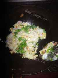 热腾腾的蛋炒饭做法图解8)