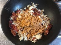 好吃的青椒香肠炒饭做法图解6)