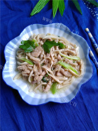 家常菜杏鲍菇肉丝