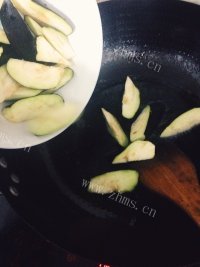 特色美食红烧茄子做法图解3)