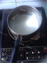 热腾腾的自制酸奶做法图解2)