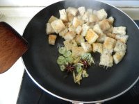 色味俱佳的红烧烤麸做法图解7)