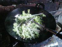 清淡的白菜炒肉丝做法图解6)