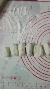 营养丰富的韭菜盒子做法图解4)