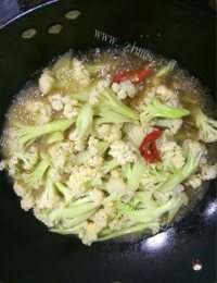 简单版炒菜花做法图解3)