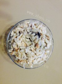美味的菜心山药鱼泥做法图解3)