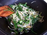 常吃不腻的豆芽炒韭菜