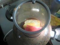 妈妈教我做胡萝卜苹果汁的做法图解五