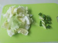 满口清香的手撕包菜做法图解3)