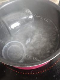 可口的柠檬蜂蜜水做法图解2)