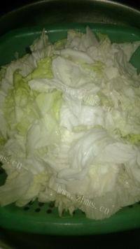 家常炒白菜做法图解2)