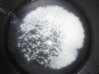 易做的皮蛋瘦肉粥做法图解2)