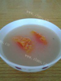 诱人的木瓜鲫鱼汤