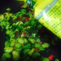 家常菜炒蚕豆做法图解10)