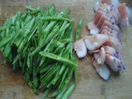 家常菜肉片四季豆做法图解3)