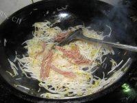 美美厨房之豆芽炒韭菜做法图解8)