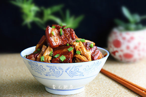 香喷喷的腐竹烧肉