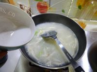 家常西兰花蘑菇奶汤做法图解13)