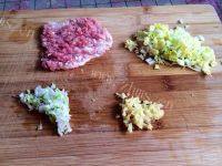 自己做的白菜肉馄饨做法图解1)