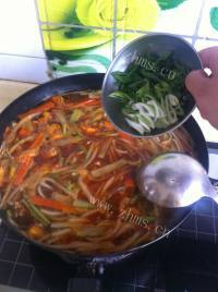 牛肉汤烩萝卜菜做法图解9)