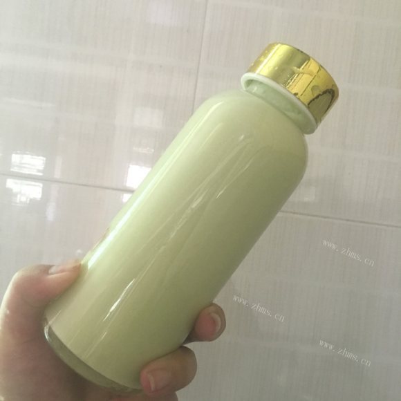 喷香的牛油果奶昔