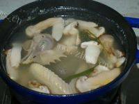 家常菜松茸炖鸡做法图解5)
