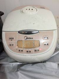 自制皮蛋瘦肉粥做法图解4)