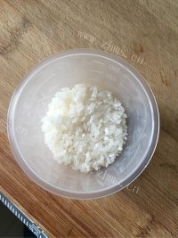 香甜葡萄干大米粥做法图解1)