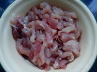美味的肉丝腐竹烩粉丝做法图解3)