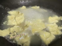 浓香姜煎鸡蛋滚土猪肉汤的做法图解五