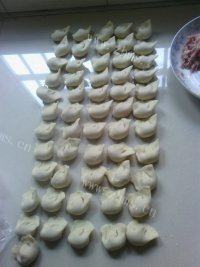自己做的猪肉大葱饺子做法图解6)