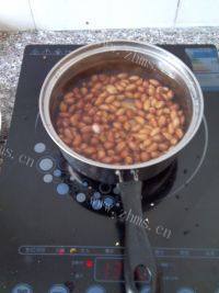 下酒菜卤花生米做法图解2)