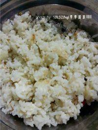 酸菜鸡蛋炒饭做法图解1)