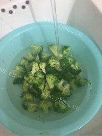 特色菜西兰花炒肉做法图解5)