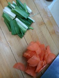 鲜美可口的木耳炒鸡蛋做法图解2)