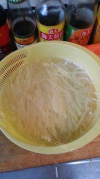 家常菜素炒双丝做法图解4)