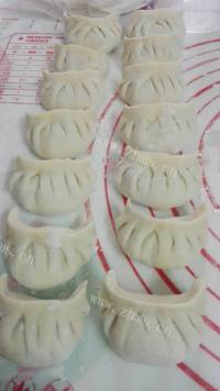 芹菜猪肉饺做法图解5)