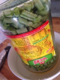 好吃的快速腌制酸豆角做法图解4)