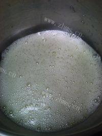 适中的抹茶戚风蛋糕做法图解10)