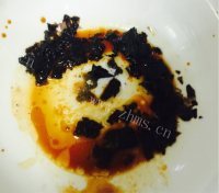 美味的酸汤水饺做法图解2)