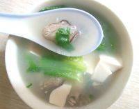 美味的海蛎豆腐汤