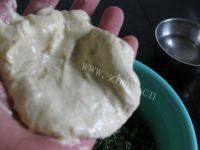 自己做的荠菜馅菜饽饽做法图解11)